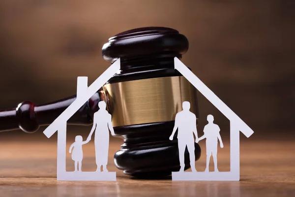 How Local Florida Family Law Attorneys Navigate Florida’s Unique Laws