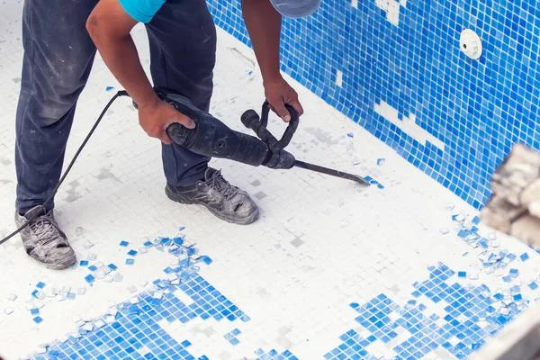 Warning Signs Your Swimming Pool Renovation Can’t Wait Any Longer