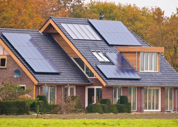 How to Know When Your Solar Panels Need an Upgrade