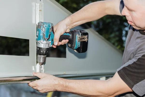 Expert Roof Replacement Services for Aging and Damaged Roofs